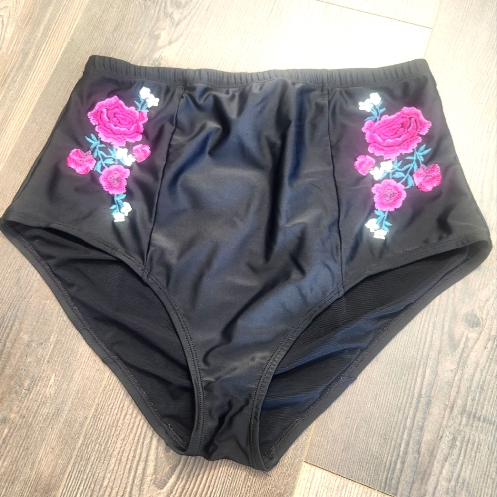 Torrid High-Rise Bikini Bottoms. Embroidered.  Size 1.